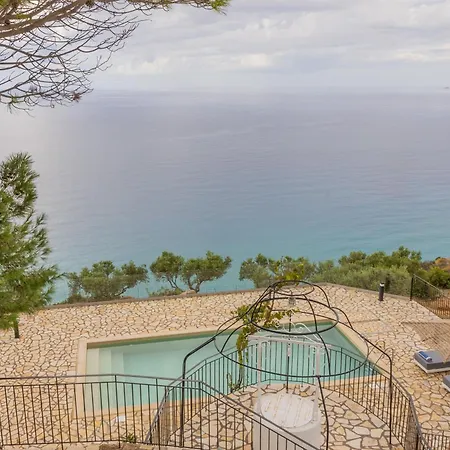 Skali Retreat Atsoupádhes