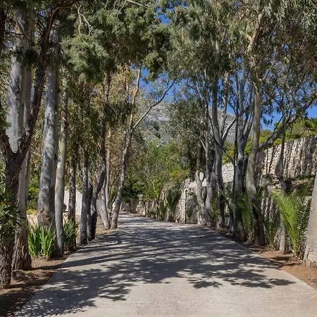 Skali Retreat Vila *